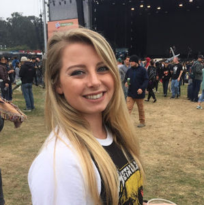 Meet your Posher, Danielle